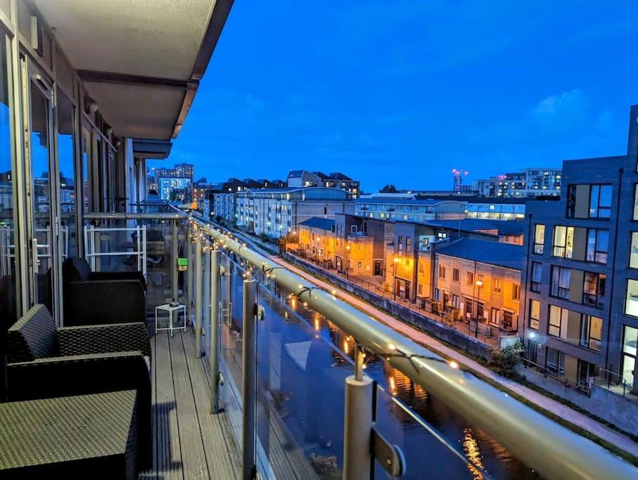 Canal Room Londen Buitenkant foto